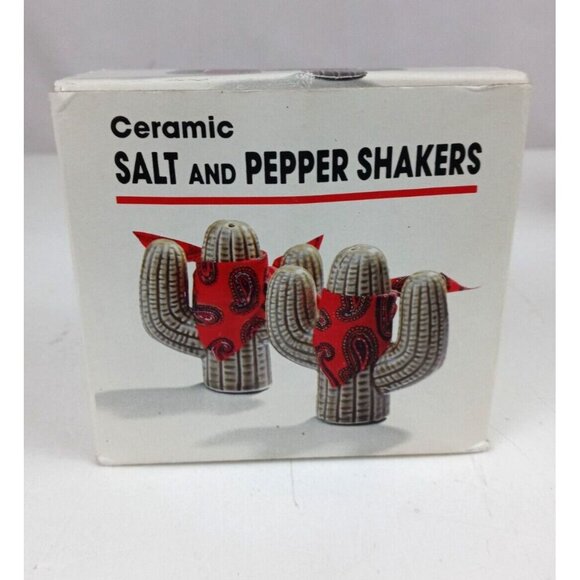 Vintage 1993 Ceramic Cactus Wearing Bandanas Salt & Pepper Shakers With Box - Picture 10 of 12